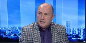 Azgan Haklaj: Berisha dhe Meta po shkojnë drejt krijimit të polit të tretë për t’iu kundërvënë SHBA dhe shpëtuar familjet e tyre