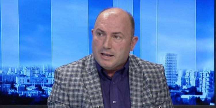 Azgan Haklaj: Berisha dhe Meta po shkojnë drejt krijimit të polit të tretë për t’iu kundërvënë SHBA dhe shpëtuar familjet e tyre