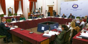 Ngërçi me plotësimin e KLGJ dhe KLP, Kuvendi skualifikon emrat më të votuar nga pedagogët: Ja lista që shkon për votim