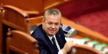 Myslim Murrizi kërkesë urgjente SPAK: Hetoni pasurinë e këtyre 4 politikanëve! Nuk ka fundërrinë ne karrigen e shtetit që mund ti bëjë presion…