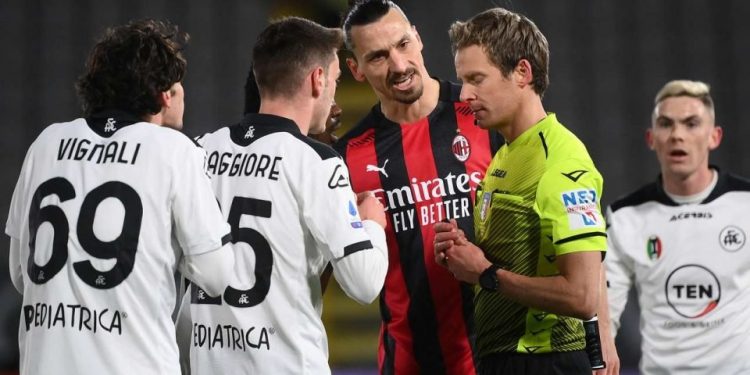 Milan befasohet nga Spezia në “frymën e fundit” brënda në San Siro