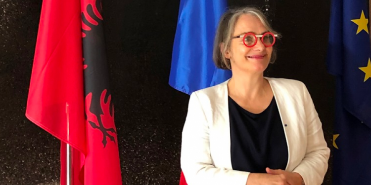 Franca i “pret krahët” Shqipërisë: Vetoja bullgare për Maqedoninë e Veriut duhet të ndalojë edhe avancimin e Shqipërisë në BE, dy vendet s’duhet të ndahen nga njëri- tjetri
