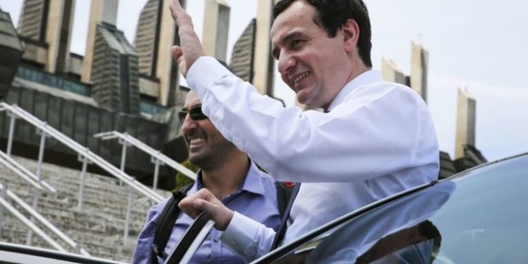 “Krejt dhe shtrenjtë”