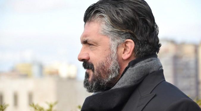 Vizitë surprizë, ish-futbollisti i njohur Rino Gatuzo ‘zbarkon’ në Tiranë