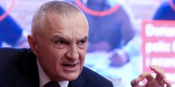 Presidenti i Republikës del organizator i “puçit të pallatit” në selinë e PD, zbardhen orientimet që i jepte Këlliçit gjatë dhunës së 8 janarit