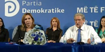 EKSKLUZIVE/ Evi Angelakis pajton avokat kundër Gery Kokalarit, zyrën ligjore që punoi me Sali Berishën dhe Rrezart Taçin