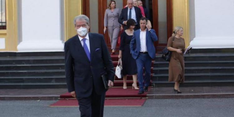 Çfarë “sfide”! Non grata Berisha “bënë non grata” Erdoganin: Ndihmoi Edi Ramën!