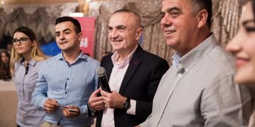 Ish-ministri Lefter Koka shfaq probleme kardiake, transferohet në spitalin e burgut
