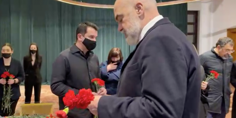 Komentuesit i “tërheqin veshin” Ramës për 21 Janarin, kryeministri: Unë e bëra timen, tani radhën e ka drejtësia