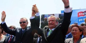 “Trimëri”nga plaku Sali Berisha në ndihmë të Amerikës: Më mori Erdogan në telefon, por unë… s’e hëngra presionin, e refuzova! S’jam Rama unë