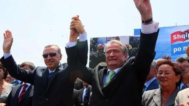 “Trimëri”nga plaku Sali Berisha në ndihmë të Amerikës: Më mori Erdogan në telefon, por unë… s’e hëngra presionin, e refuzova! S’jam Rama unë