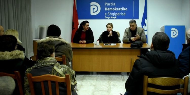 Mbështetësit e Berishës marrin zyrat e PD në Korçë, me… kontratë
