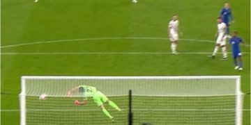 UEFA e mbyll vitin me super pritjen e Strakoshës ndaj Harry Kane (Video)