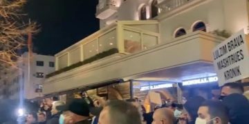 VIDEO/ Mbështetësit e Berishës nuk i ndahen Bashës, i zënë pritë edhe pasdite