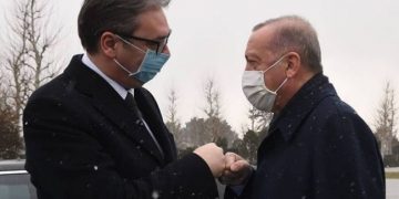 VIDEO/ Pas vizitës në Tiranë Erdogan priti dje në takim presidentin serb: Ruajtja e stabilitetit, e rëndësishme për të dy vendet (Shihni pritjen madhështore)
