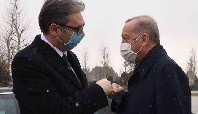 VIDEO/ Pas vizitës në Tiranë Erdogan priti dje në takim presidentin serb: Ruajtja e stabilitetit, e rëndësishme për të dy vendet (Shihni pritjen madhështore)