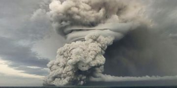 Vullkani nënujor shkakton cunami, disa kontinente në alarm