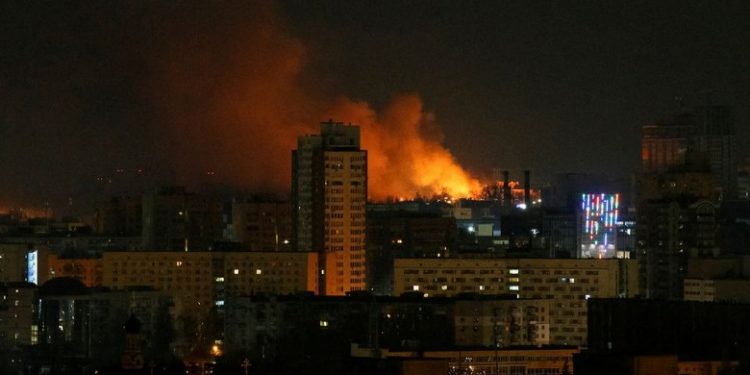 Dita e tretë e luftës në Ukrainë, alarm i kuq në Kiev: SHBA i bën ofertë për evakuim nga Ukriaina, Zelensky e hedh poshtë!