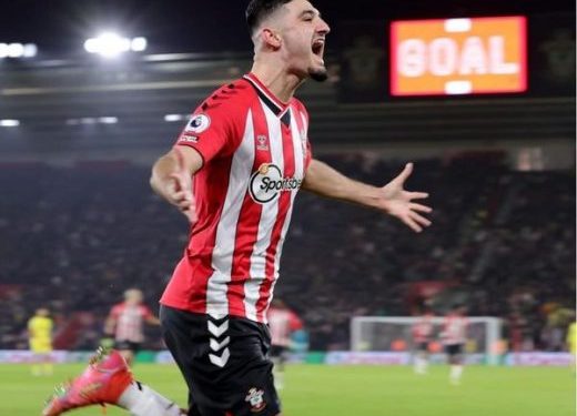 Broja shënon mes Londrës, Artan Hoxha shpërthen ndaj Dukës: E lënë në stol se si bindet Sulltanit të FSHF-së.