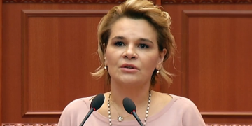 Nuk do ta njihni, kirurgjia plastike ka bërë të vetën! Ndryshimi i madh që ka pësuar ndër vite Monika Kryemadhi, publikohen pamjet që po thyejnë rrjetin