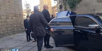 Kryeministri Rama fotografohet si asnjëherë më parë në një lagje të Italisë, ja detaji që nuk u vu re nga askush