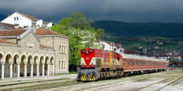 Ministri i Infrastrukturës jep lajmin e mirë dhe zbulon projektin gjigant: Linja hekurudhore Prishtinë-Durrës po bëhet realitet