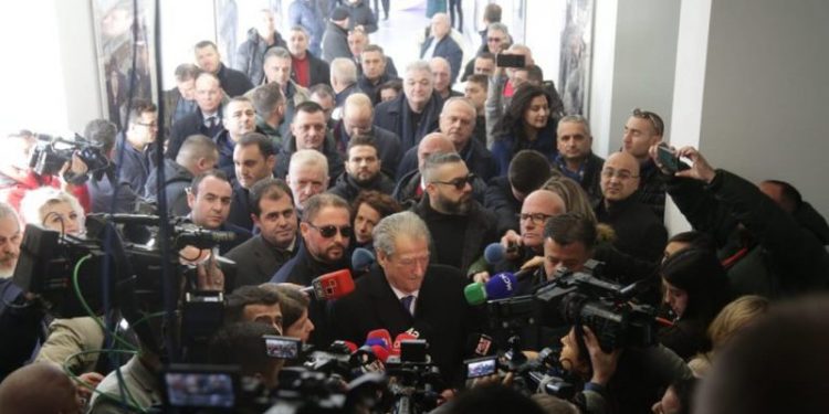 KQZ nuk e regjistroi Sali Berishën në zgjedhje, vjen reagimi i parë nga “Drejtorja e Komunikimit”   e Komisioni i Rithemelimit