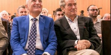 Metës dhe Berishës nuk iu ecin pazaret me rusët për azil? Pas ish-kryeministrit edhe Presidenti nis sulmet ndaj Moskës