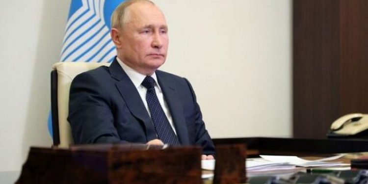 Vladimir Putin në konferencë për shtyp: Nderim të veçantë atyre që kryejnë heroikisht detyrën e tyre ushtarake në ndihmë të Republikën popullore të Donbasit