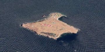 Rusët e pohuan se janë gjallë 13 ushtarakët që po mbronin ishullin Zmiinyi, ukrainasit i bënë të vrarë! Po si është e vërteta!