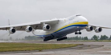 Rusët bombardojnë aeroplanin më të madh të mallrave në botë të Ukrainës “Mriya (Ëndrra)”! Reagon Ukraina: Nuk na i shkatërroni dot “ëndrrat”