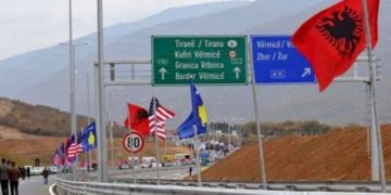 Mediat greke shkruajnë për lëvizjen e madhe të Shqipërisë dhe Kosovës: Serbia acarohet