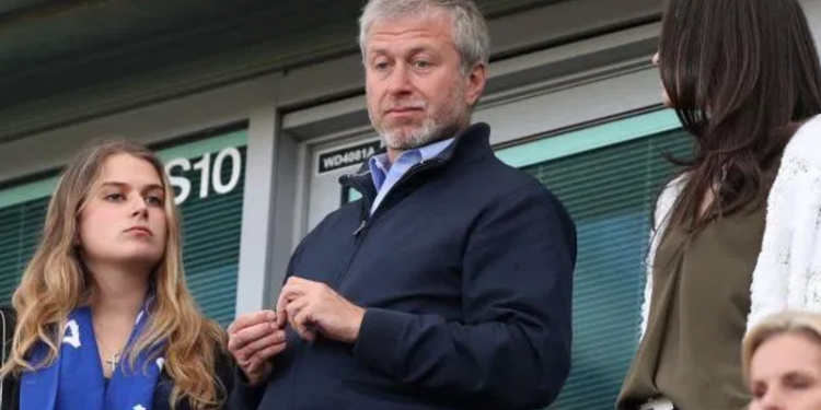 Miliarderi rus, Abramovich jep dorëheqjen nga Chelsea