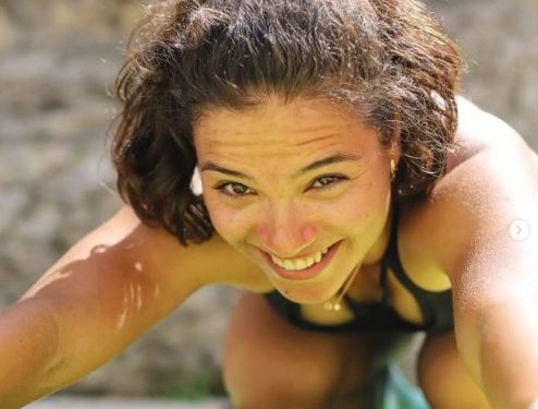 “Pse nuk më kontrollon poshtë mbathjeve”? Sportistja bukuroshe ruse “sfidon” gazetarin që e akuzoi për mashtrim në Lojërat Olimpike