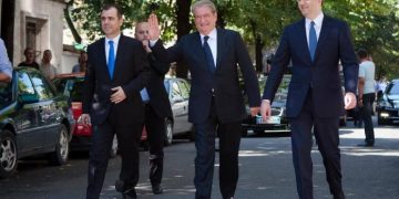 “Mallkimi” i kryetarit, si u përjashtuan në 30 vite të gjithë timonierët e PD?