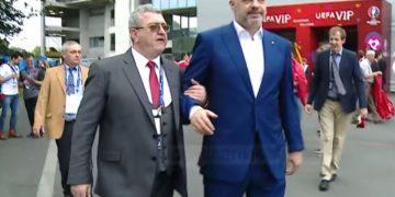 “Nuk e bëri para 4 vitesh kur ishte Bashkim Fino”! Artan Hoxha zbulon prapaskenat, bën paralajmërimin e bujshëm për Armand Dukën dhe tregon planin e Ramës: Nuk është budalla! Gjuajnë topat me miliona euro