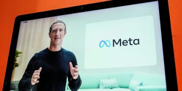 Facebook për herë të parë në historinë 18-vjeçare, ka rënie të përdoruesve aktivë