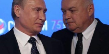 “Bota s’na duhet nëse Rusia nuk është në të”! Gazetari rus ‘kërcënon’ Perëndimin: Nuk na frikësoni, kemi fuqinë të shkatërrojmë NATO-n dhe SHBA-në