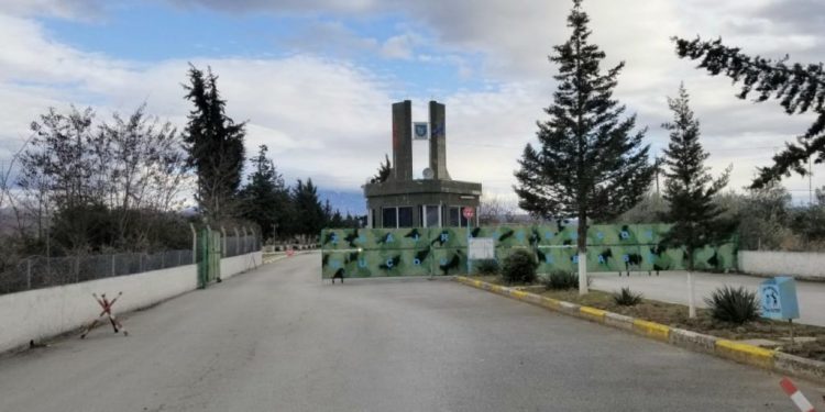 Ndërsa lufta kërcënon botën, ish- qyteti Stalin në Shqipëri, gati të kthehet bazë për NATO-n