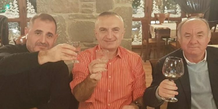 FOTO LAJM/ Shokët e presidentit