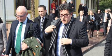 Edi Paloka kundër SHBA-BE me urdhër të Berishës dhe Metës! Presion deputetëve të PD, për vetingun: Kush voton pro, shërbëtor i Ramës