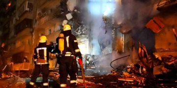 Katër ditë luftë! Ukraina ‘zgjohet’ nga goditjet me raketa dhe bombardimet: Mbi 200 viktima, mes tyre gra dhe fëmijë