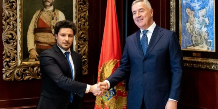 Mali i Zi me kryeministër shqiptar, Presidenti Gjukanoviç mandaton Dritan Abazoviç për të formuar qeverinë e re