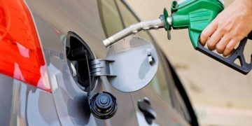 Nafta dhe benzina ulen me 5 lekë, gazi nuk lëviz