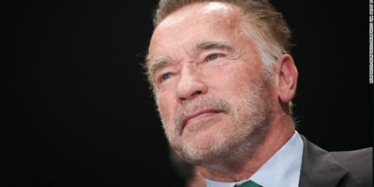 VIDEO/ Arnold Schwarzenegger thirrje popullit rus: Nuk po ju thuhet e vërteta për luftën në Ukrainë