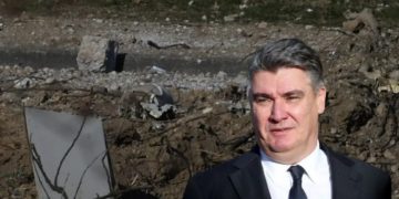 Presidenti kroat: Avioni pa pilot ka ardhur nga Ukraina, peshon mbi 6 tonelata! Rastin po e cilësojmë si incident serioz