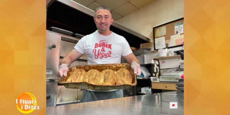 Një copë 6 dollarë’! Shitja e byrekut shqiptar që po lulëzon në Amerikë dhe historia e veçantë që fshihet pas tij