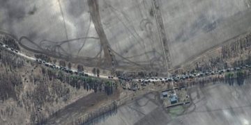 Kievi në rrezik? Tanket ruse i drejtohen kryeqytetit ukrainas, publikohen pamjet satelitore