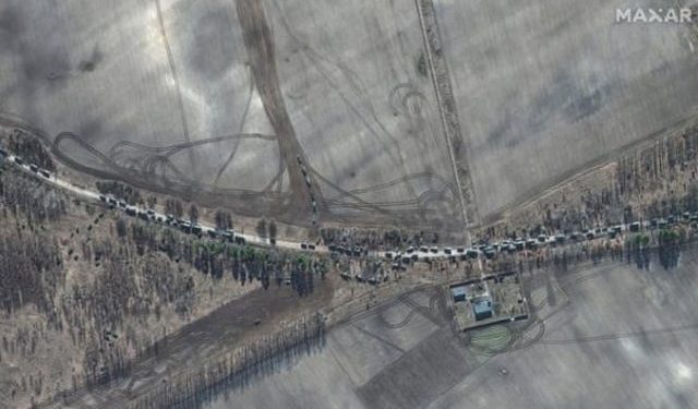 Kievi në rrezik? Tanket ruse i drejtohen kryeqytetit ukrainas, publikohen pamjet satelitore