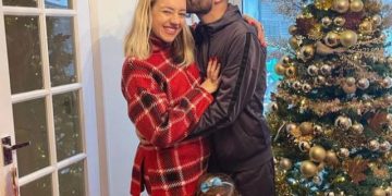 Muzika në Zi! Vjen lajmi i trishtë, humb jetën këngëtari i njohur në moshën 33-vjeç, bashkëshortja e tij rrëqeth me mesazhin: Ishe qendra e botës tonë!